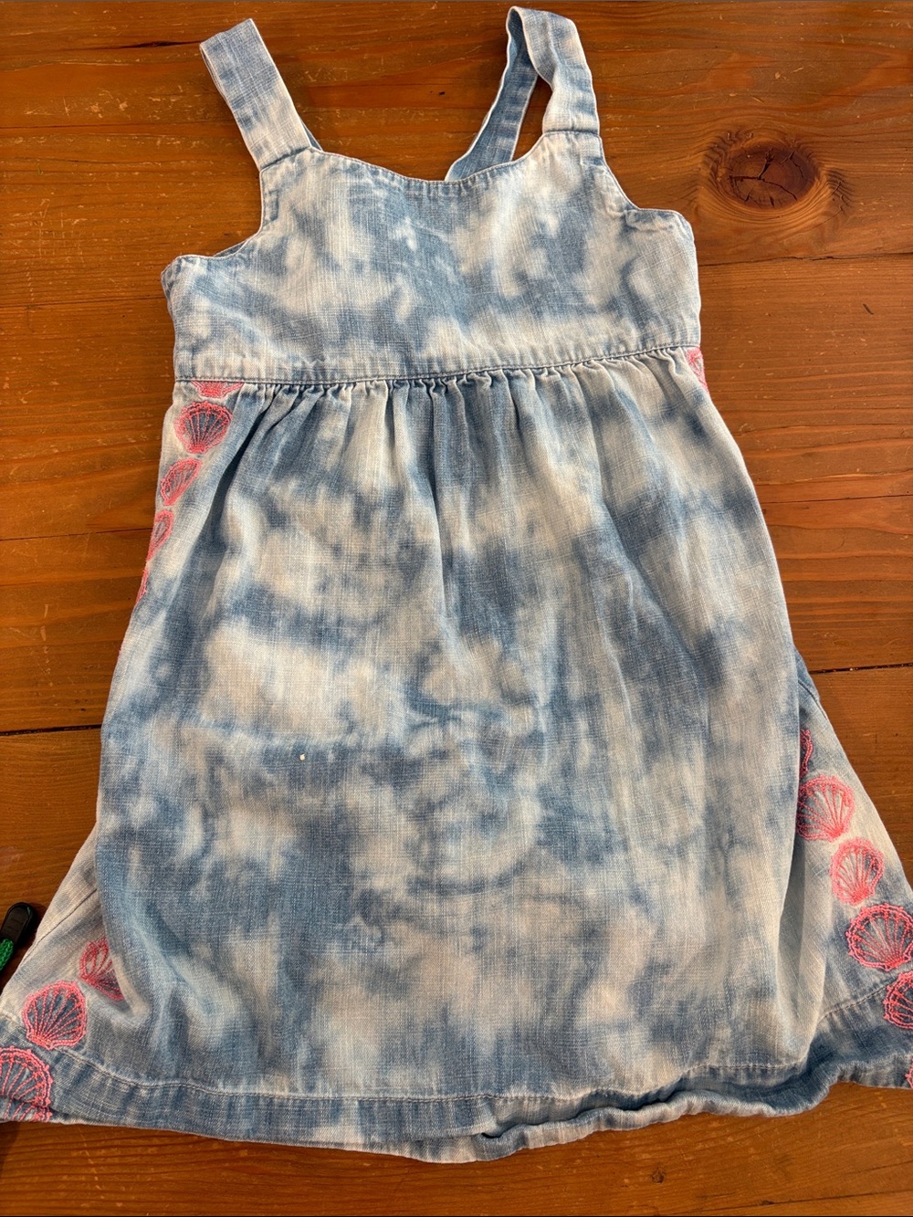 Adorable Egg Girls Blue Tie-Dye Chambray Dress with Pink Shell Embroidery size